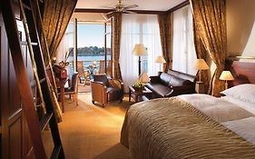 Yachthafenresidenz Hohe Duene